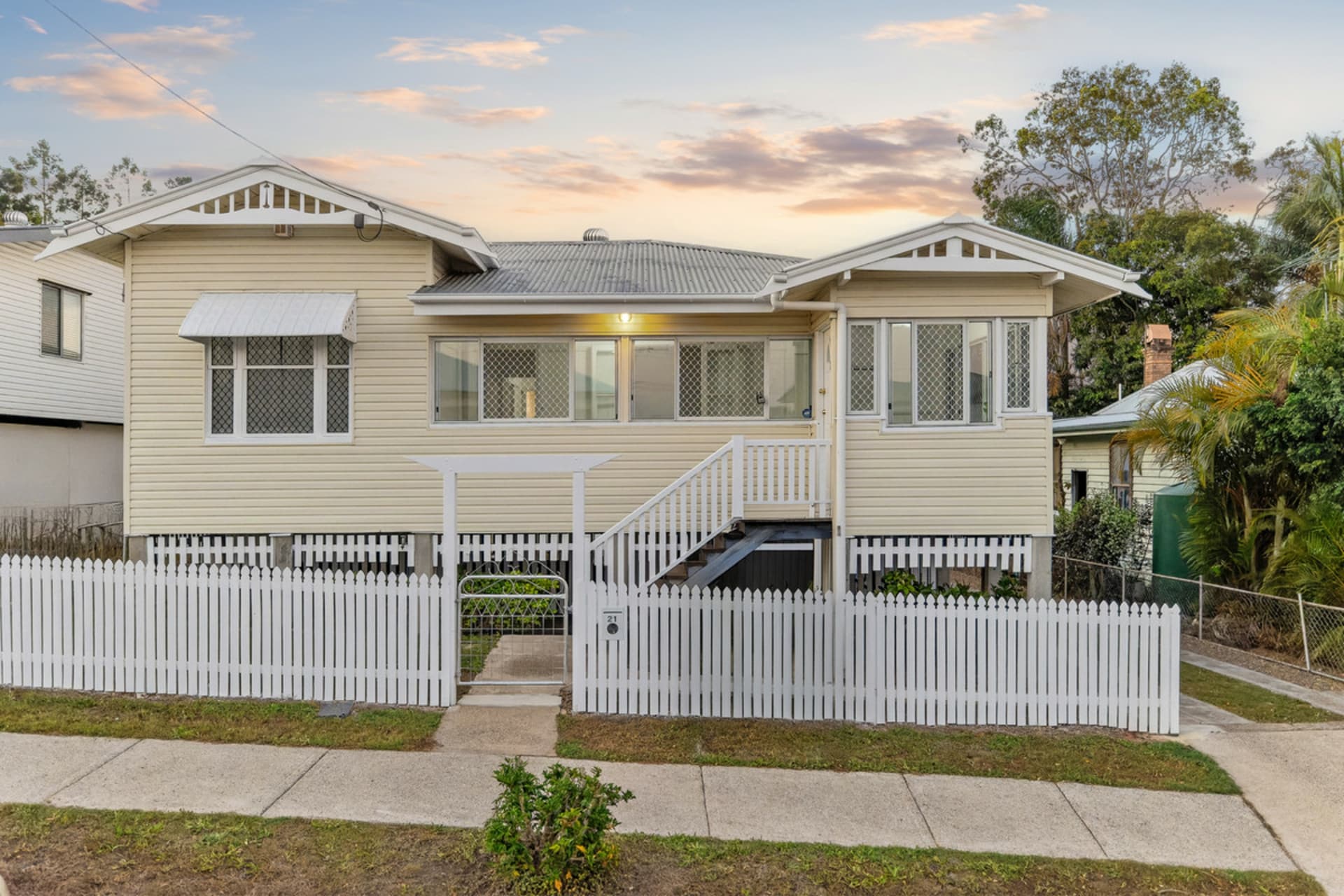 21 Elizabeth Street, Woodend, Woodend - Image 1