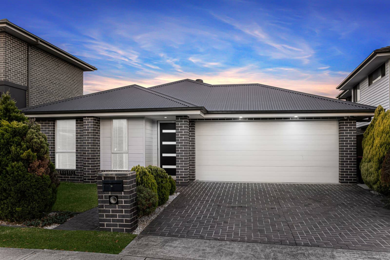 18 Bowral Grove,Jordan Springs, Jordan Springs - Image 1