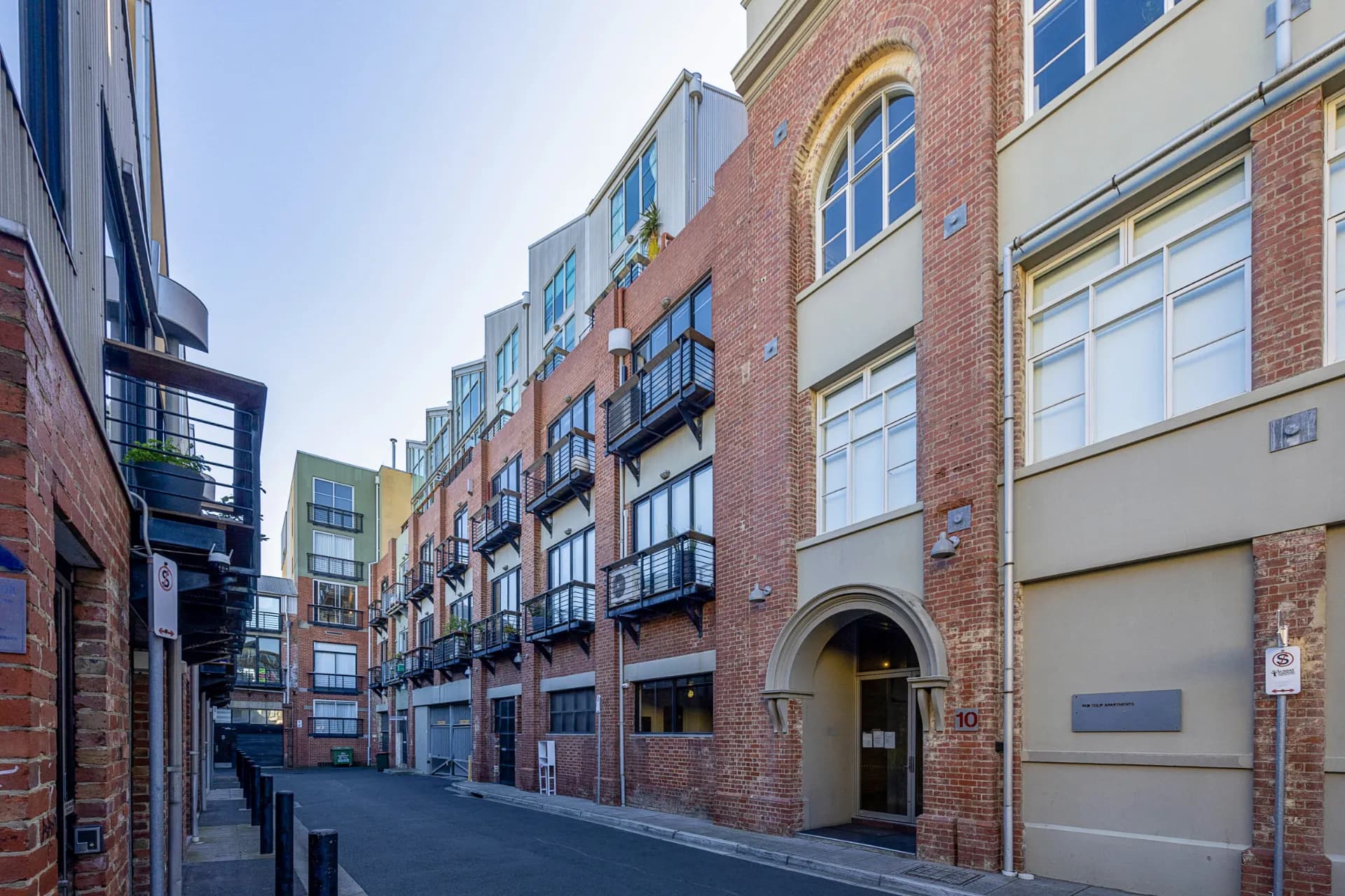 304/10 Hillingdon Place, Prahran - Image 1