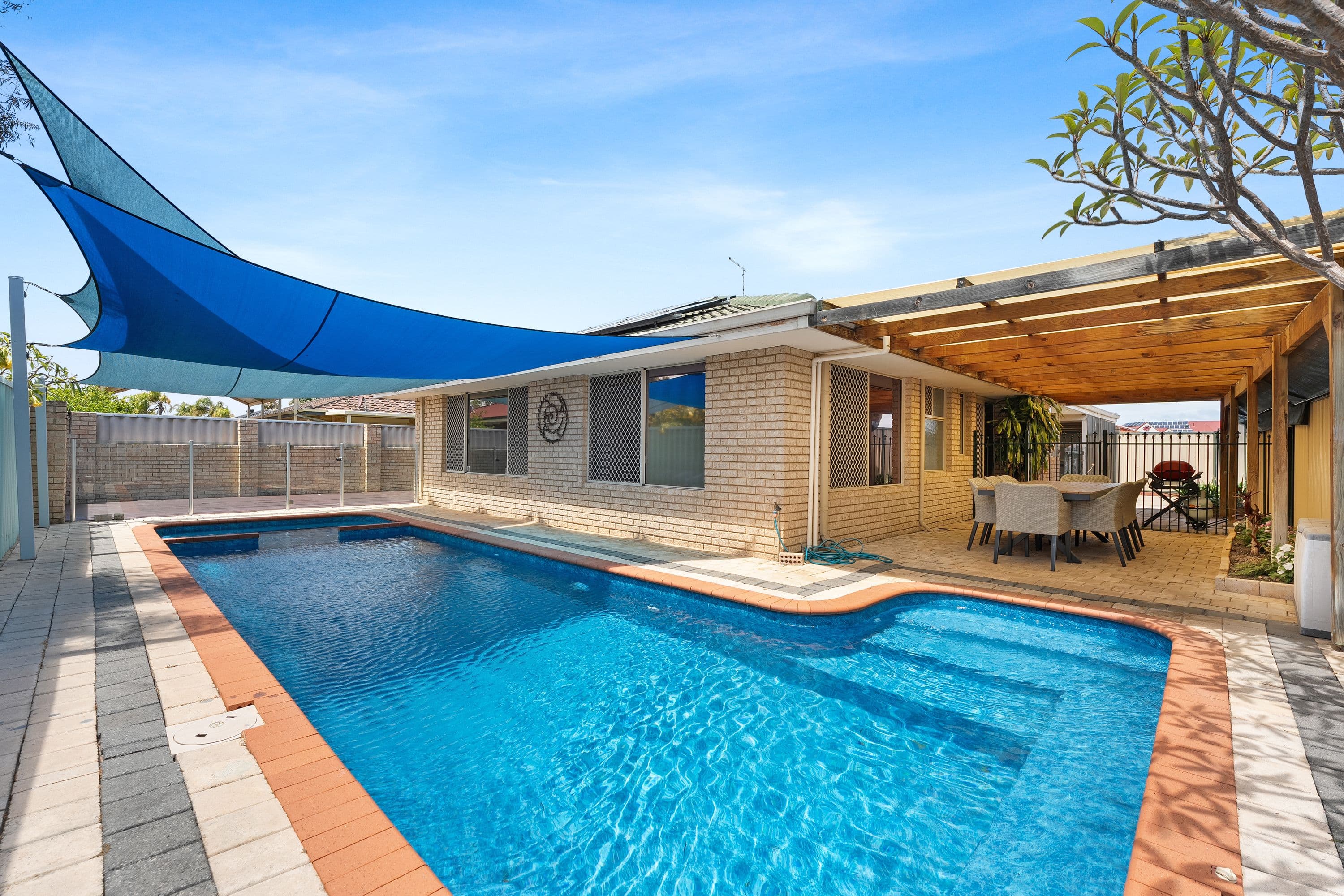 4 Huntingdale Court, Cooloongup WA 6168, Cooloongup - Image 1