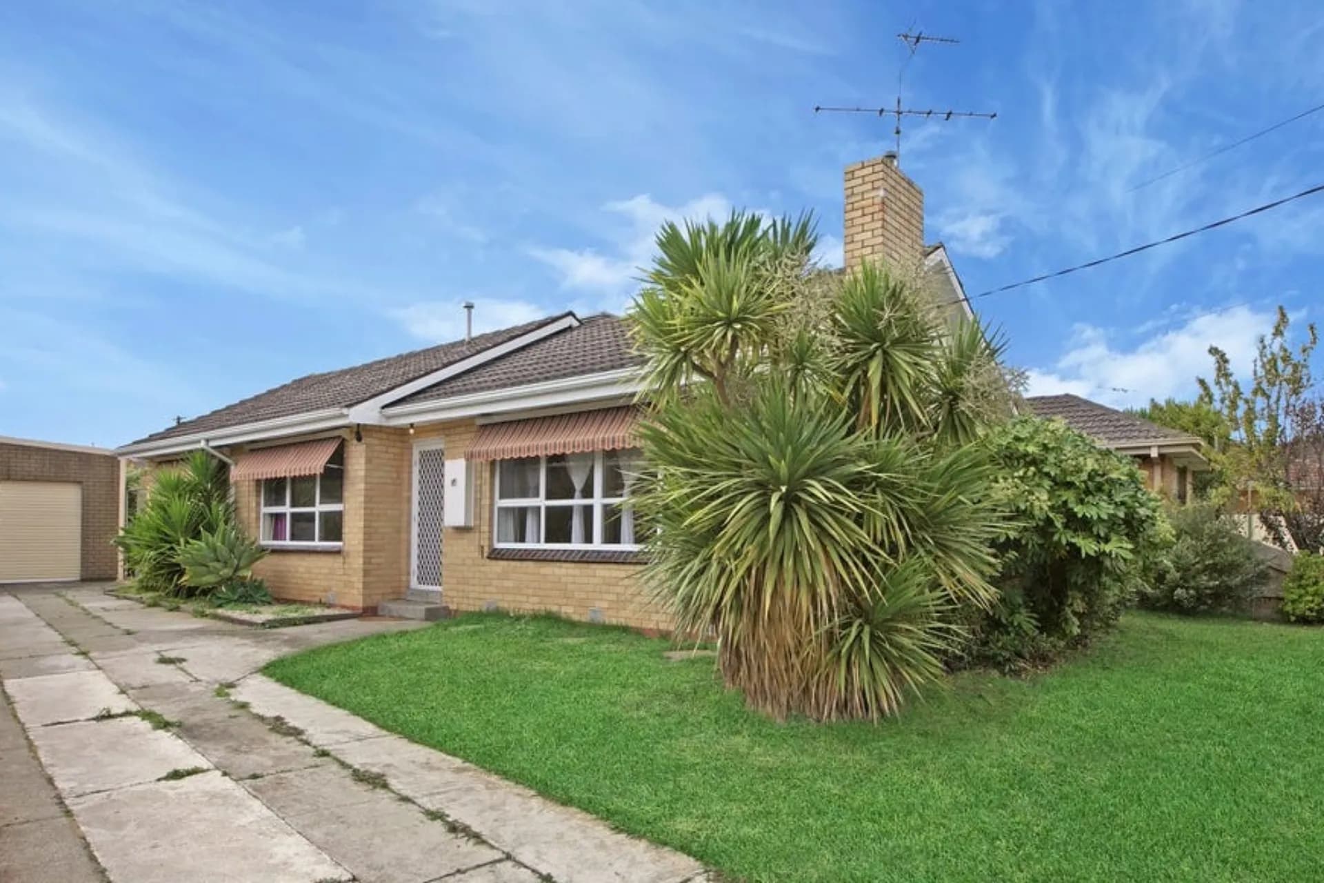 10 Club Avenue, Kingsbury - Image 1