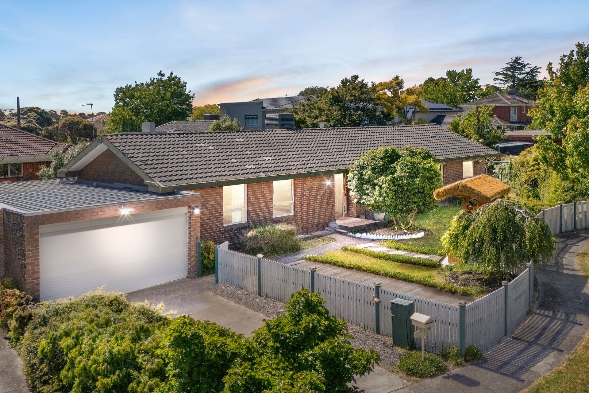 6 Carmen Court, Glen Waverley VIC 3150, Glen Waverley - Image 1