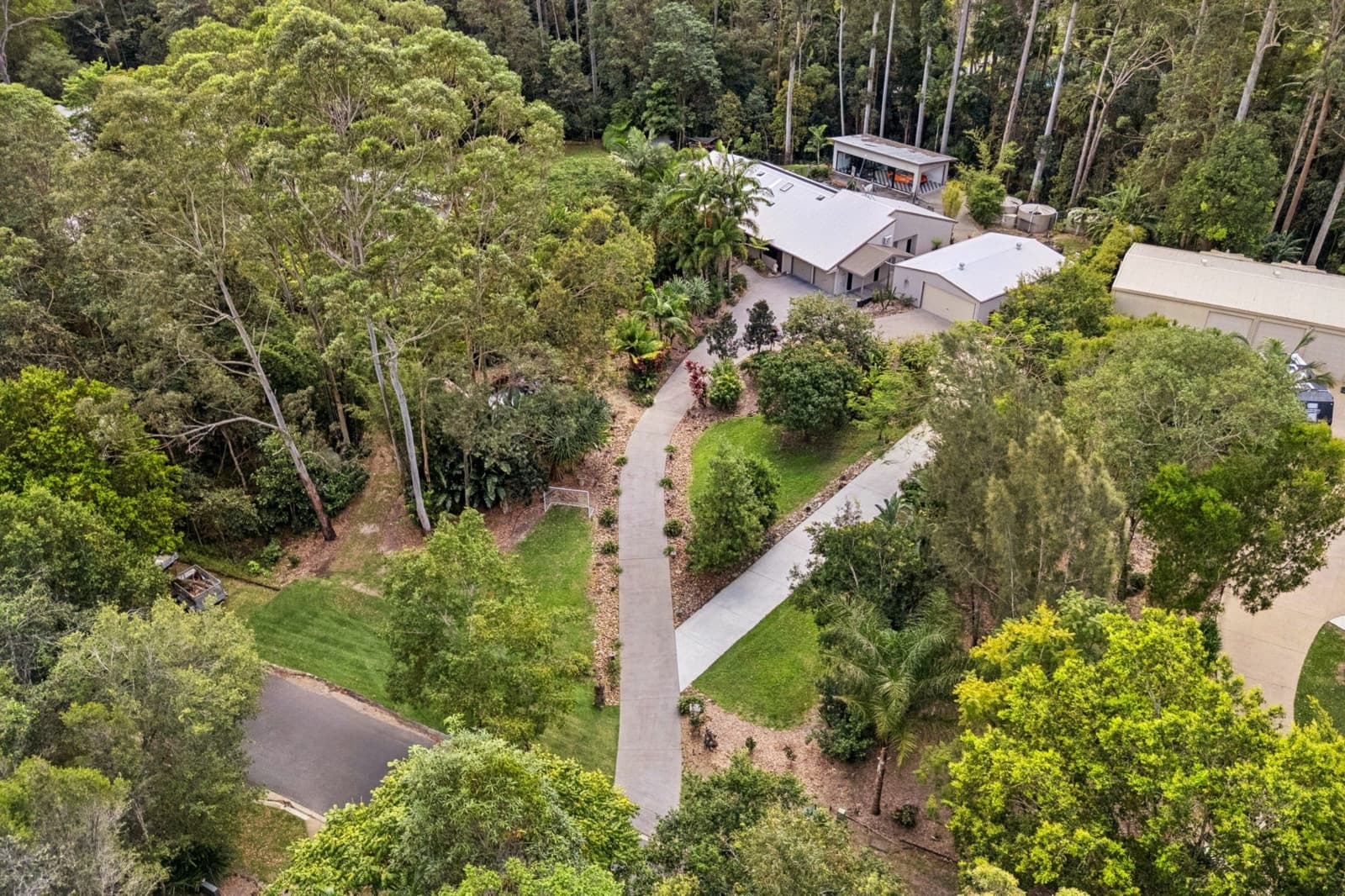 50 Monarch Place, Mons - Image 1