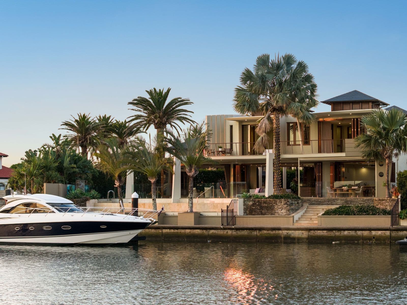 31 The Sovereign Mile, Paradise Point - Image 1