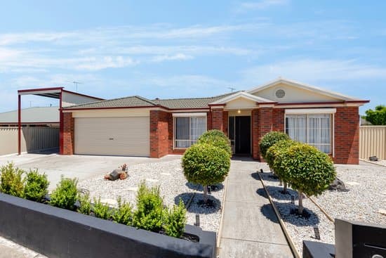 33 Coakley Crescent, Lovely Banks, Lovely Banks - Image 1