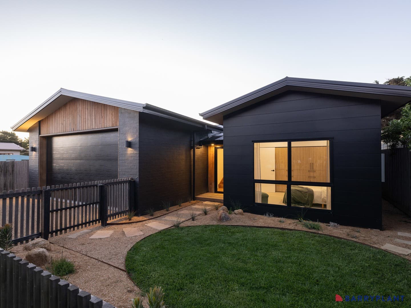 26 Sunderland Bay Road, Sunderland Bay - Image 1