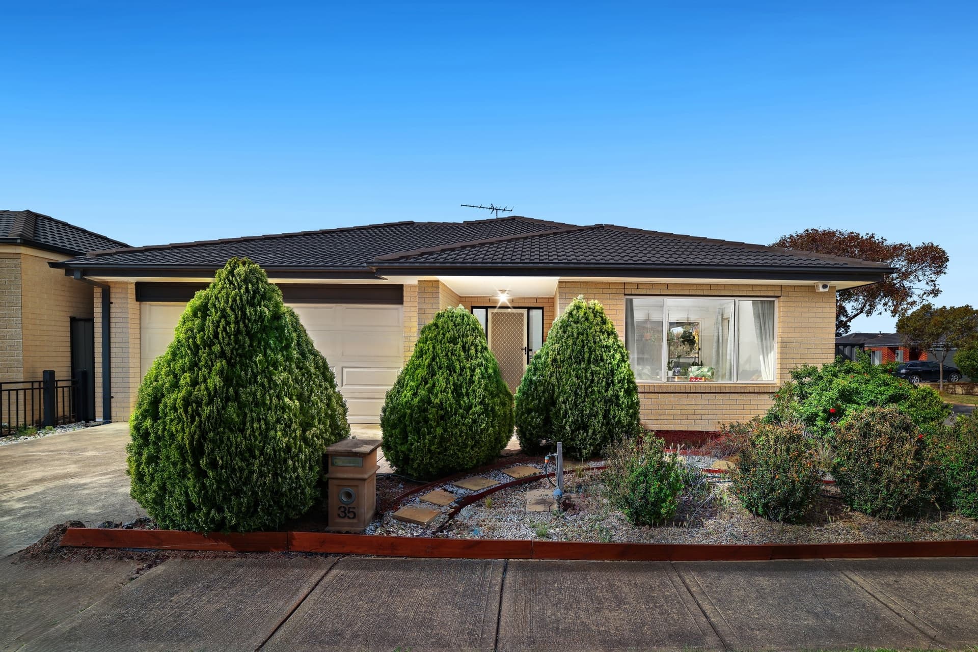 35 Hardwick Road, Point Cook - Image 1