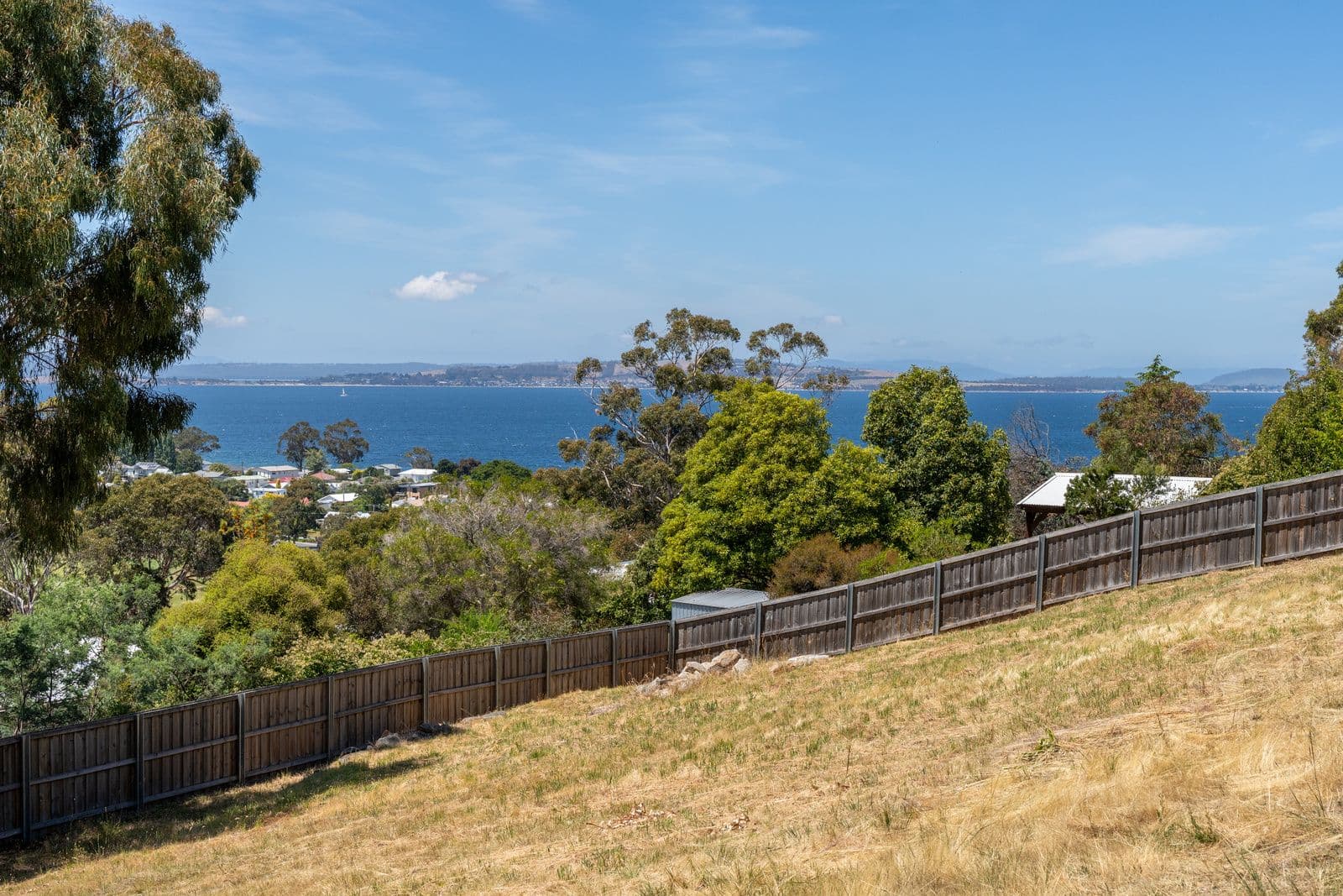 11 Roslyn Avenue, Kingston Beach, Kingston Beach - Image 1