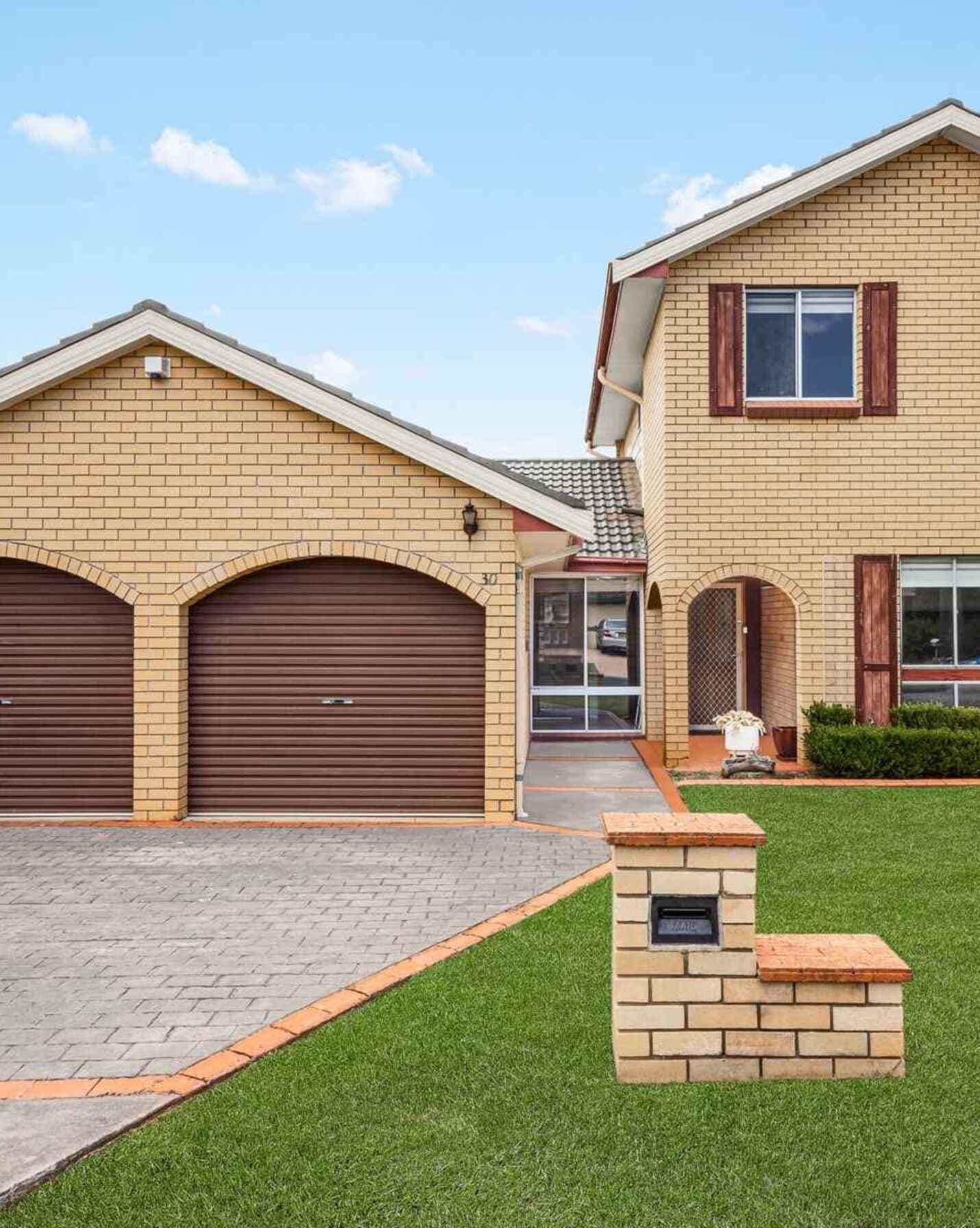 30 Francis Greenway Avenue St Clair, St Clair - Image 1