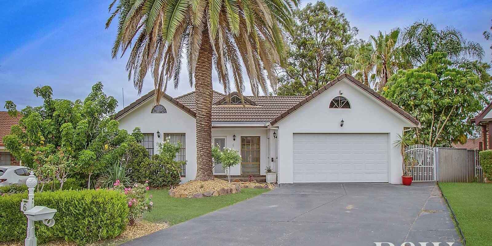 6 Mill Place St Clair, St Clair - Image 1