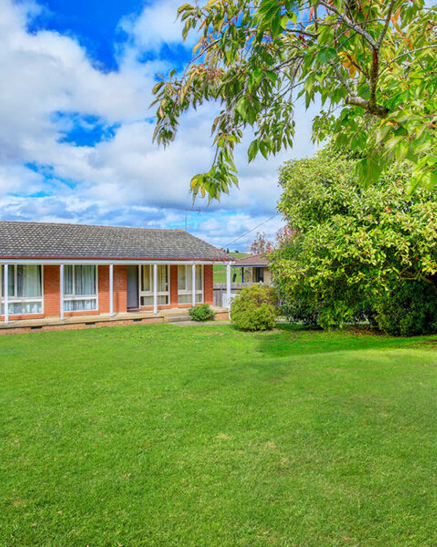 11 Patuna Avenue Moss Vale, Moss Vale - Image 1