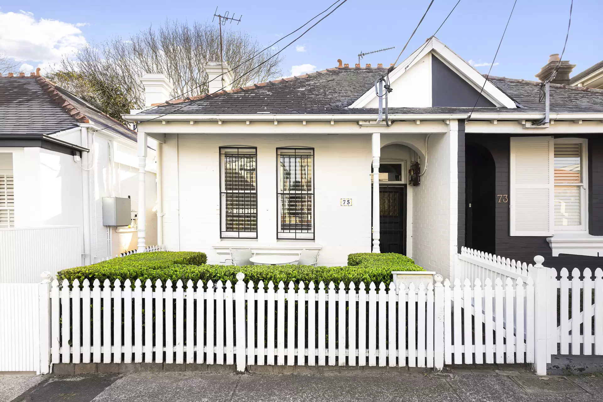7/18 Waruda Street, Kenmore - Image 1