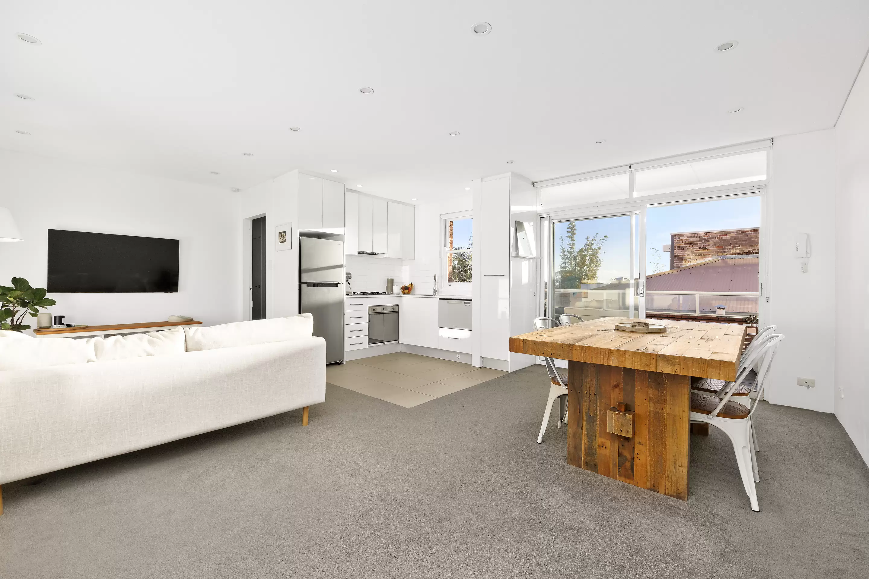 2/219 Darley Road, Randwick, Kelvin Grove - Image 1
