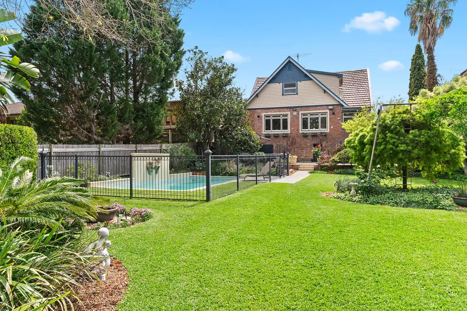 6/39 Scarborough Street, Bundeena, Forest Lake - Image 1