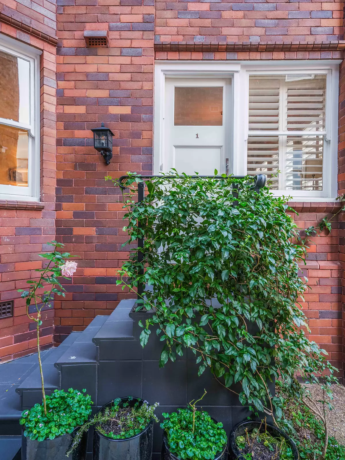 1/1A Longworth Avenue, Point Piper, Glen Waverley - Image 1