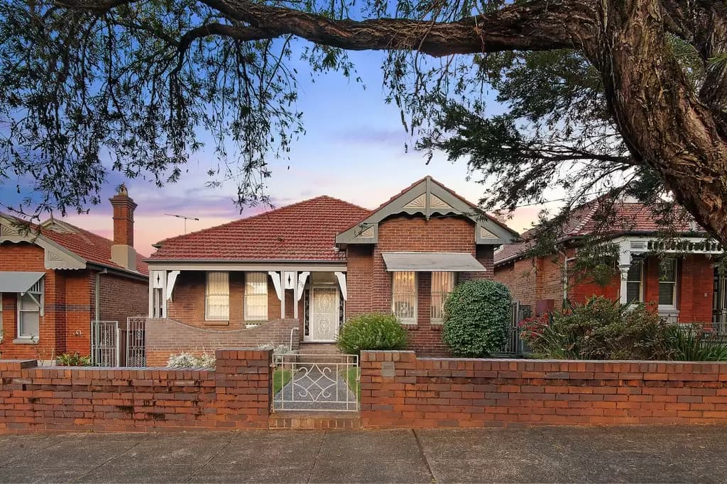 6 Squire Place Castle Hill, Marrickville - Image 1