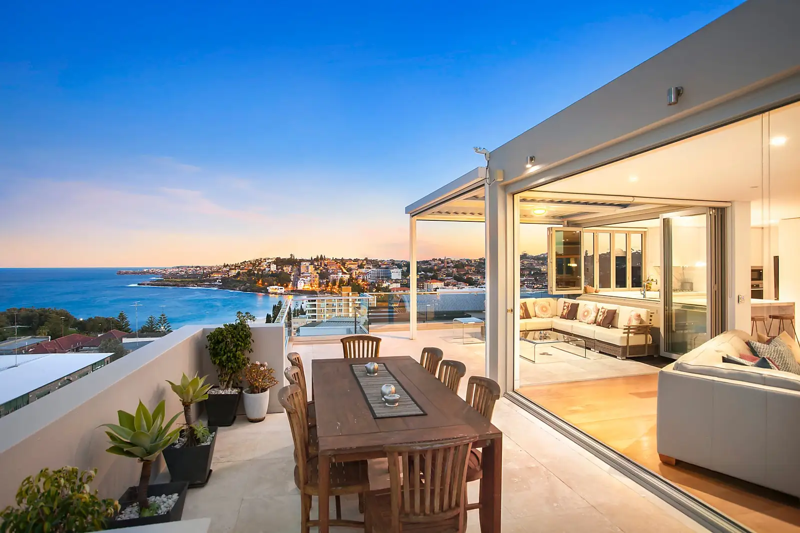 6/88 Beach Street, Coogee, Springfield - Image 1