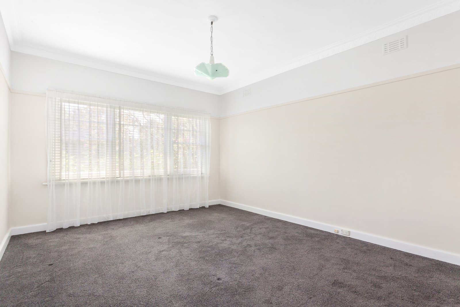 49 Charming Street, Hampton East, Hampton East - Image 1