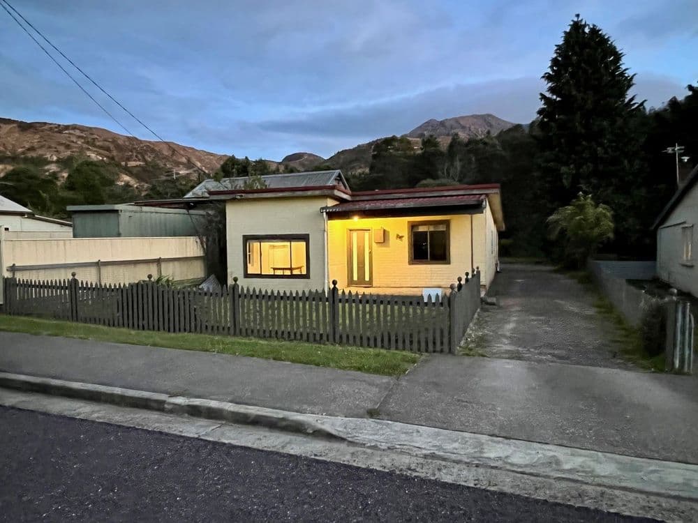 58 Batchelor Street, QUEENSTOWN, TAS 7467, Queenstown - Image 1