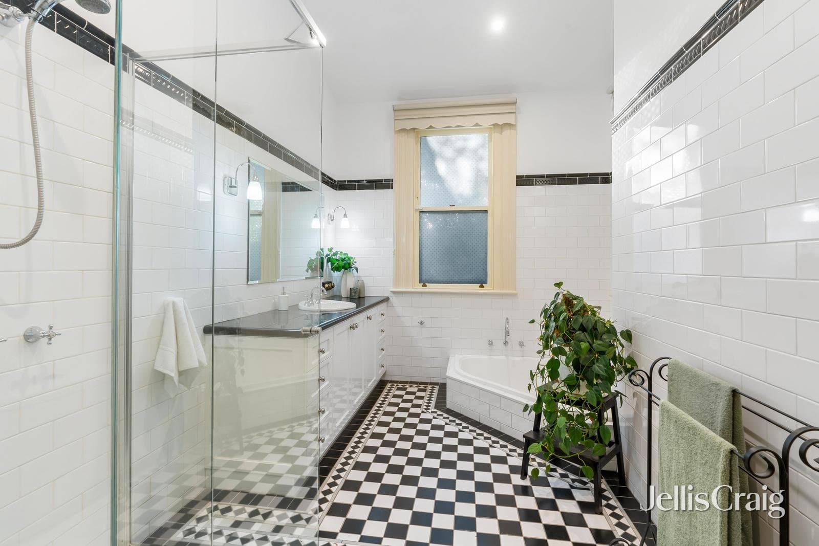 18 Kent Road, Surrey Hills, Surrey Hills - Image 1