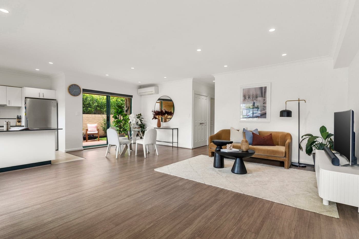 2/109-111 President Avenue, Miranda - Image 1