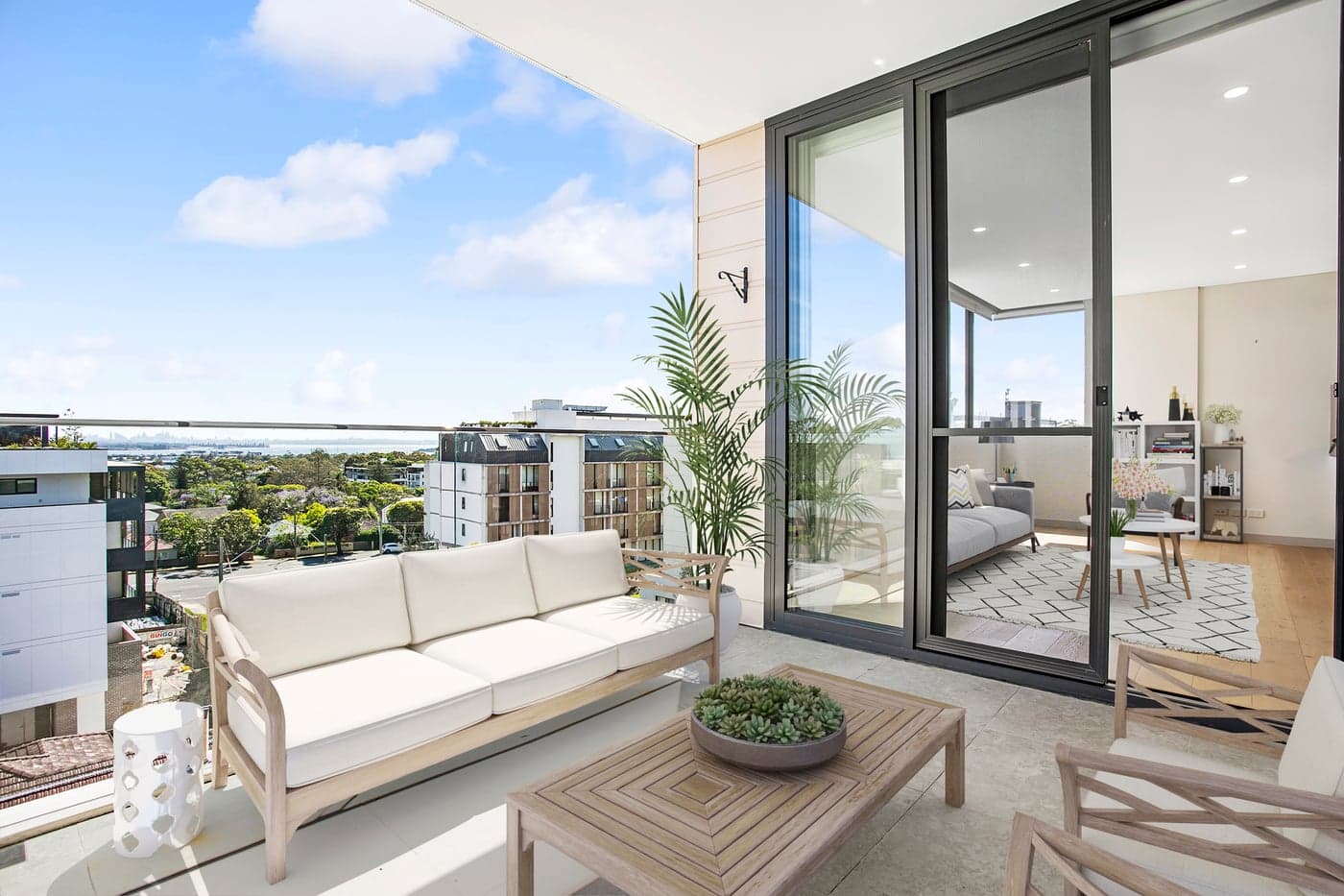 503/7-9 Hinkler Avenue, Caringbah - Image 1