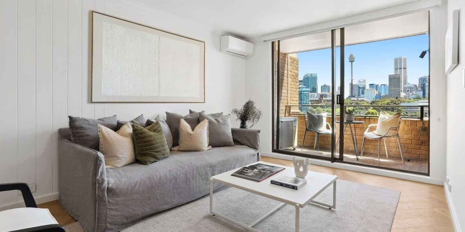 910/73 Victoria Street Potts Point, Point - Image 1