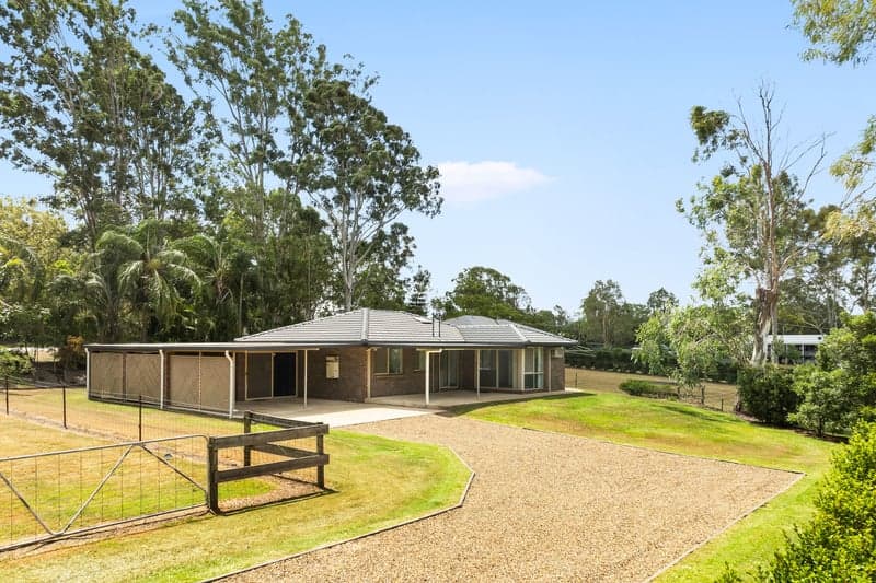 52 Mitchell Street, Barellan Point - Image 1