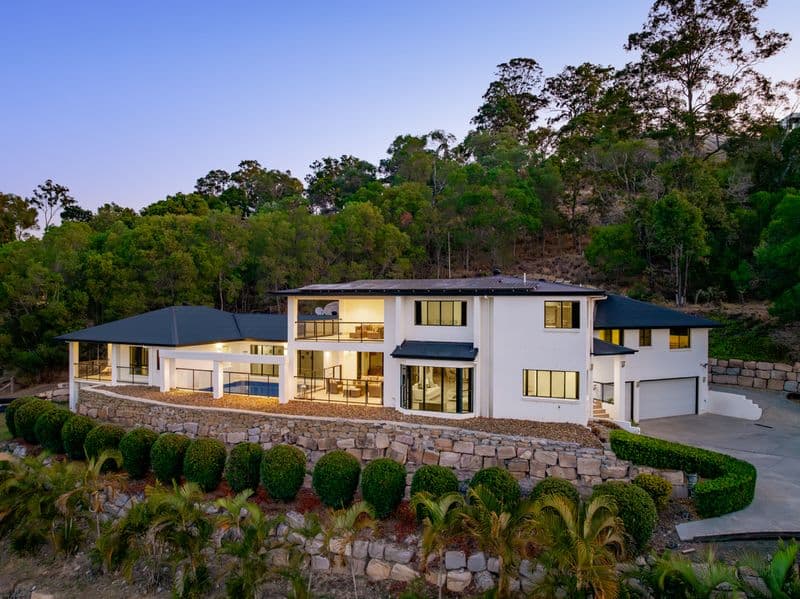 1/15 Eton Road, Pullenvale - Image 1