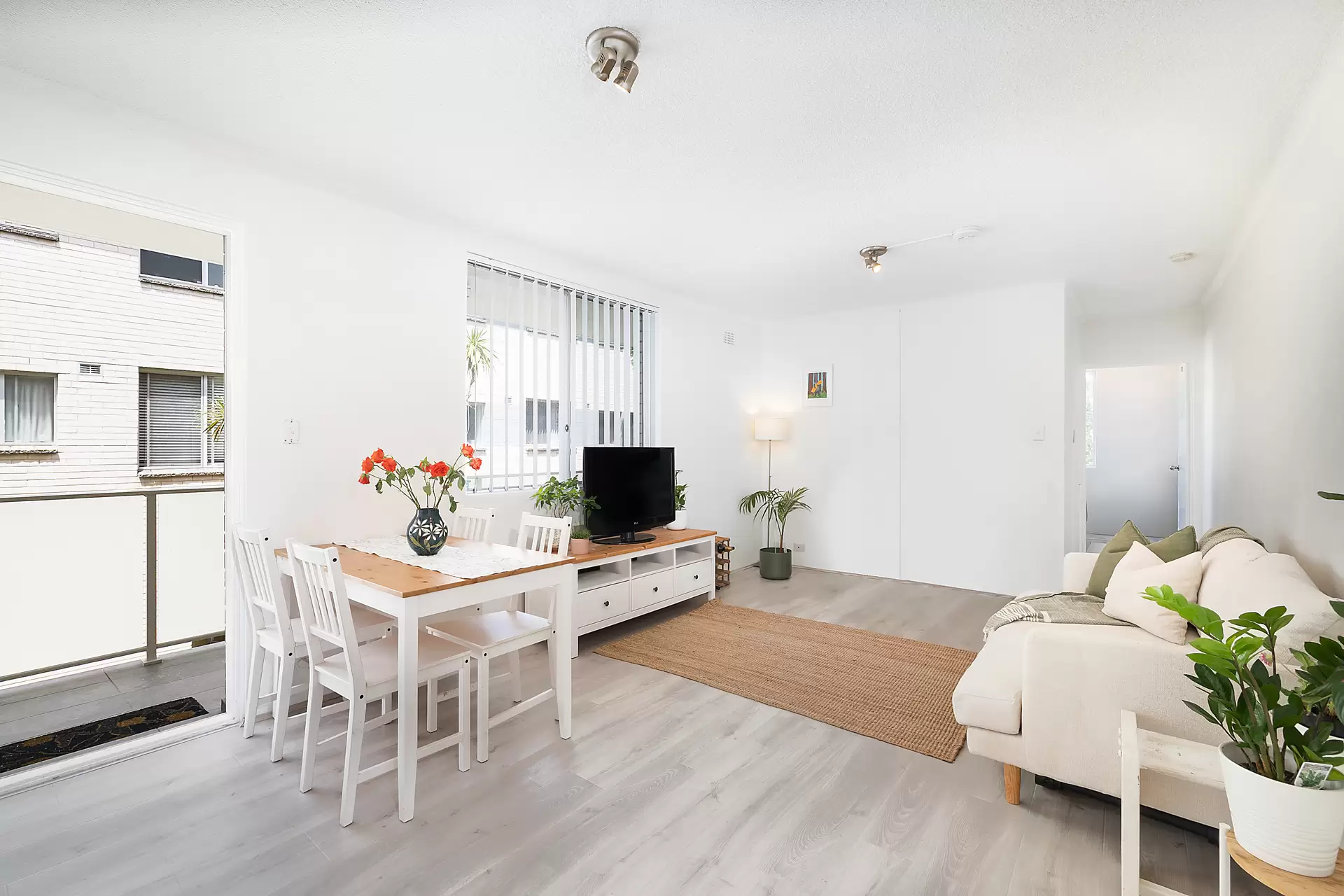 16/21-23 Koorala Street, Manly Vale, Forest Lake - Image 1