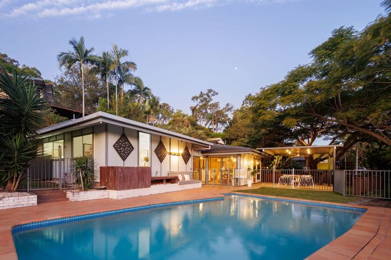 15 Dumfries Street, Kenmore - Image 1