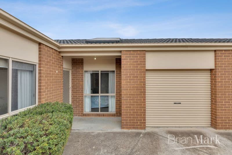 2/8 Orlando Drive, Truganina - Image 1
