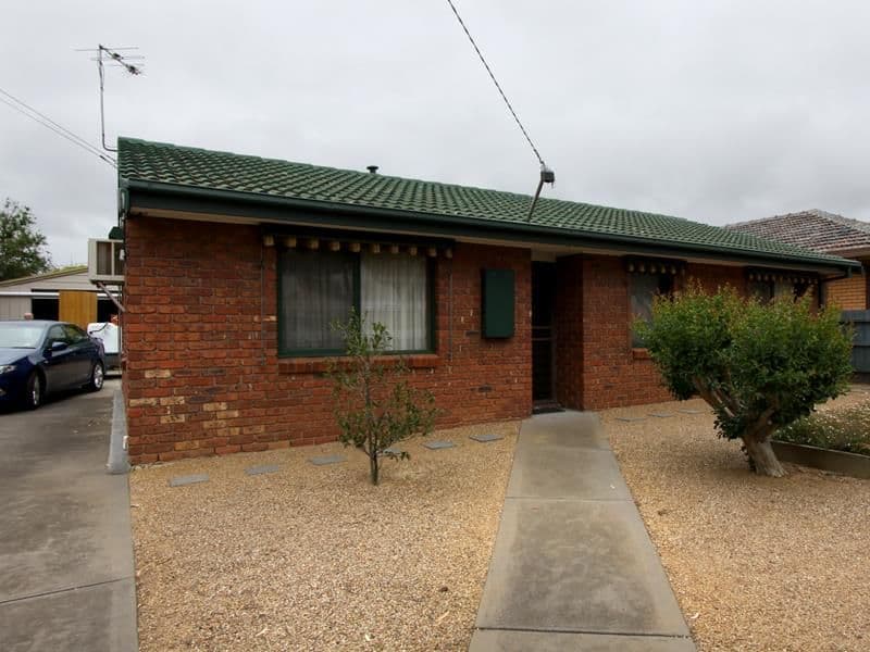 140 Greaves Street North, Werribee - Image 1