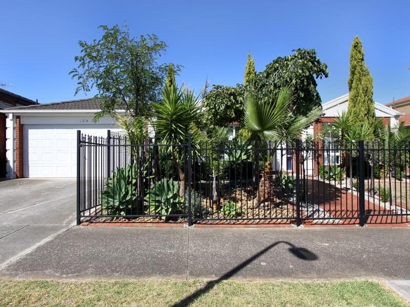 27/107 Macpherson Street, Bronte, Hoppers Crossing - Image 1