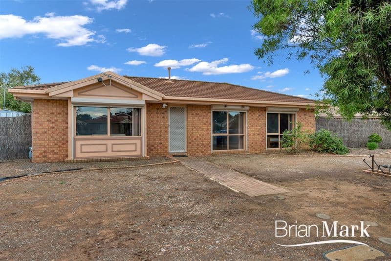 7/17A Poate Road, Centennial Park, Werribee - Image 1