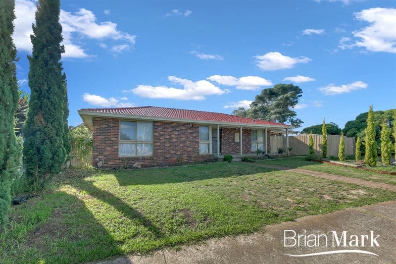76 Cambridge Crescent, Wyndham Vale - Image 1