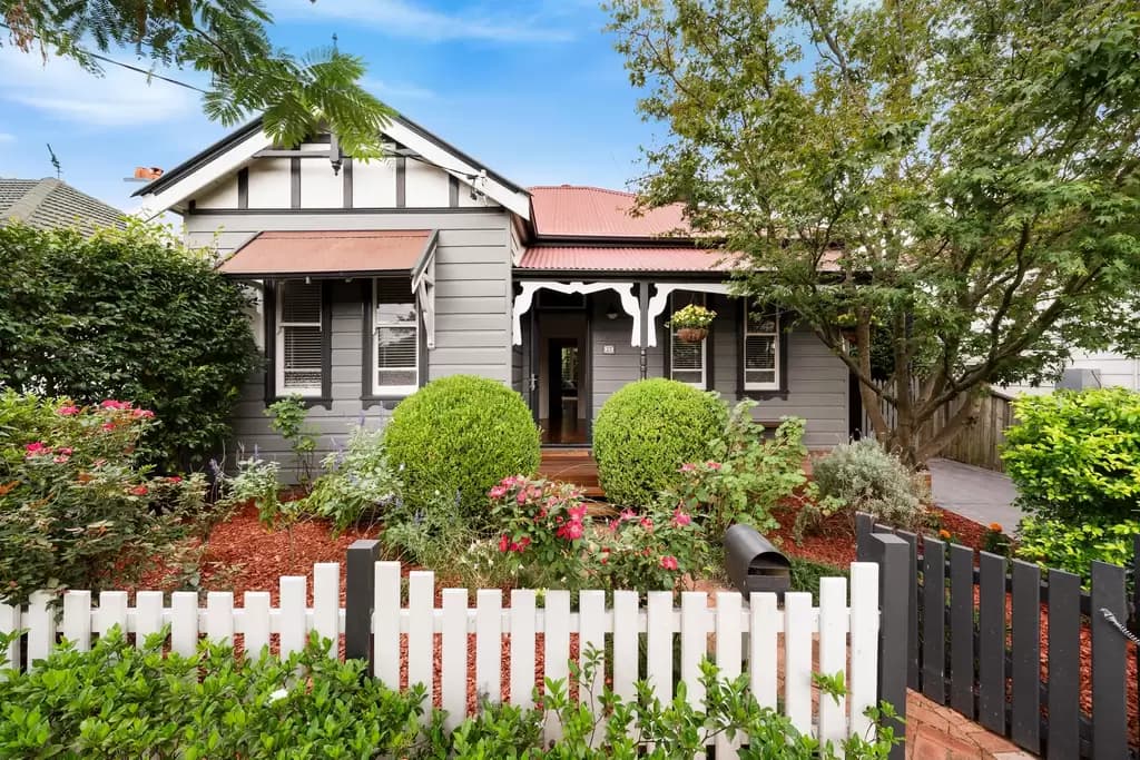 37 Greenhills Street, Croydon, Croydon - Image 1