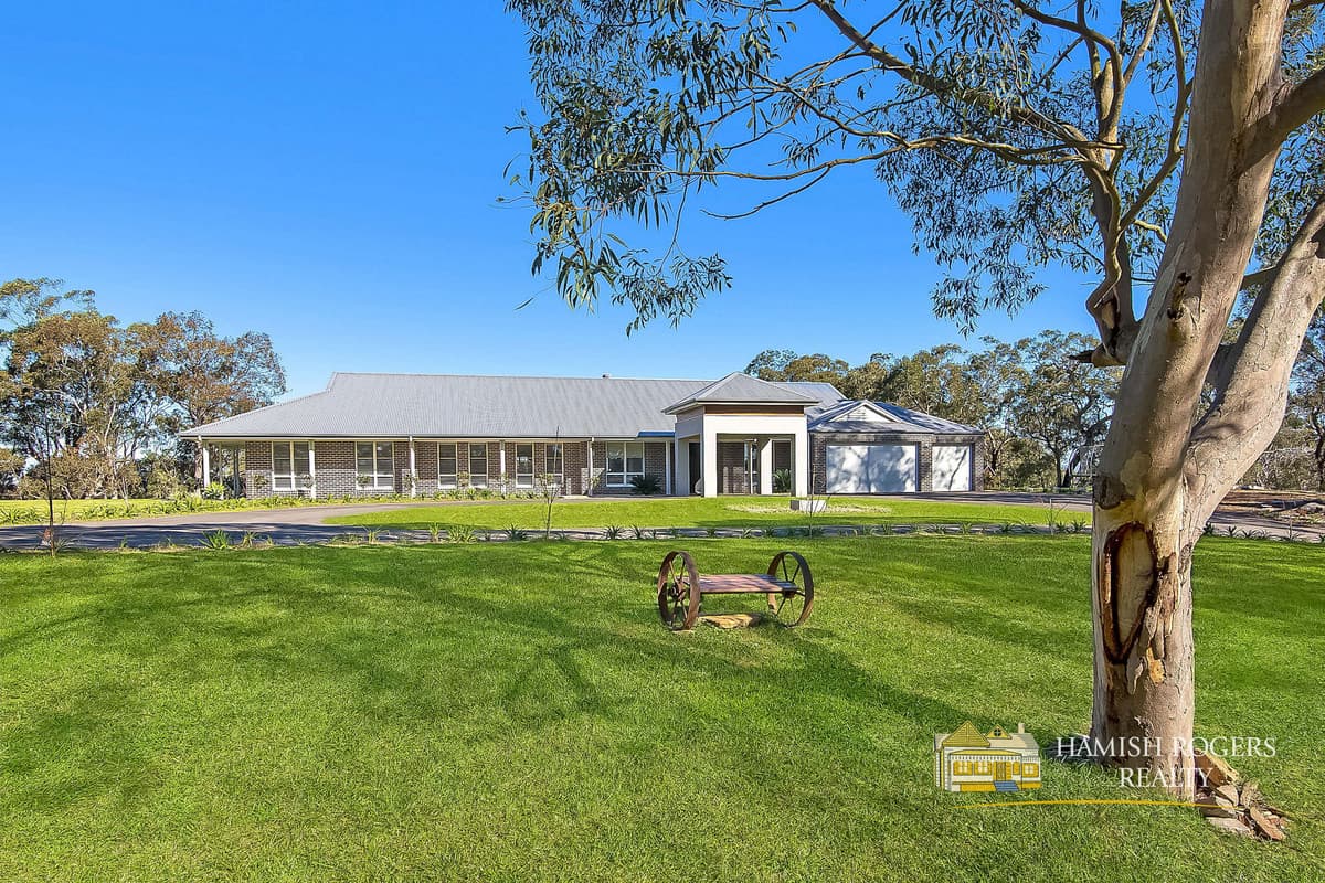 2/44 Denham Street, Bondi, South Maroota - Image 1