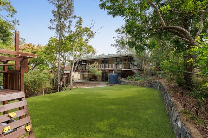 6/10 Alexander Street, Kenmore - Image 1