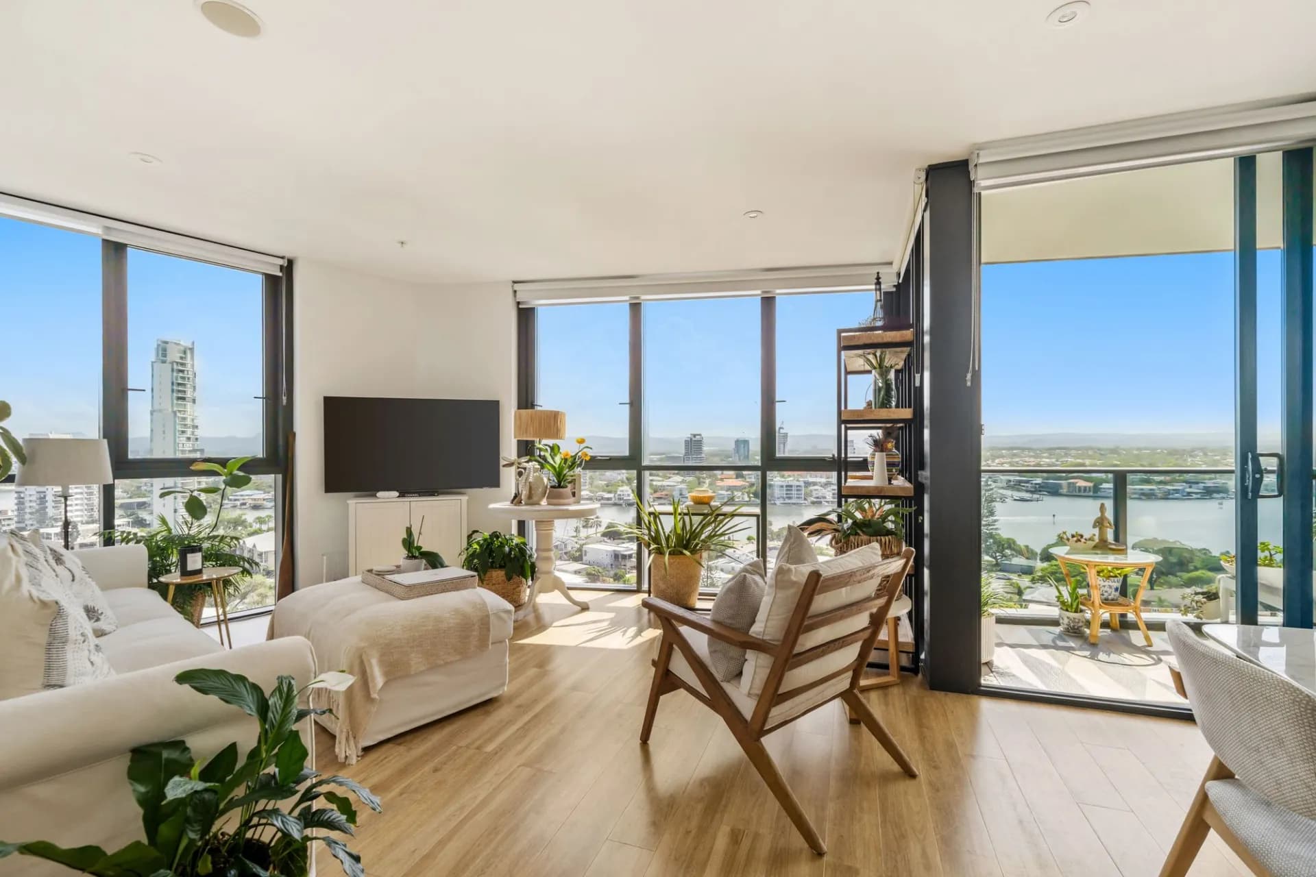 1402/9 Norfolk Avenue, Surfers Paradise - Image 1