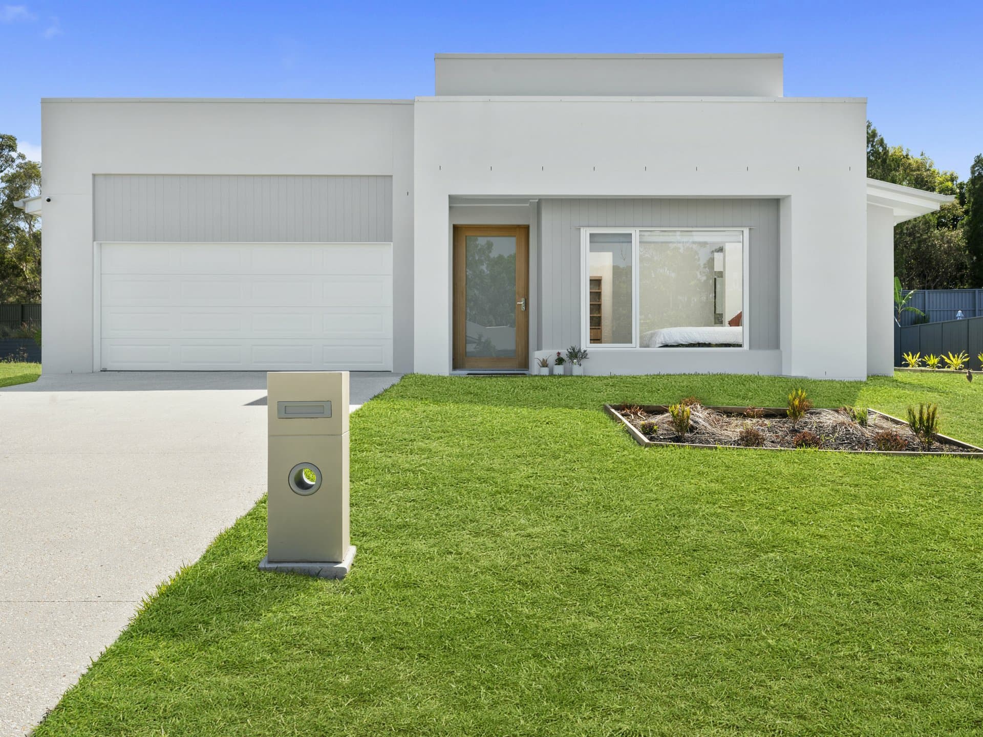 27 Livistona Place, Banksia Beach, Banksia Beach - Image 1