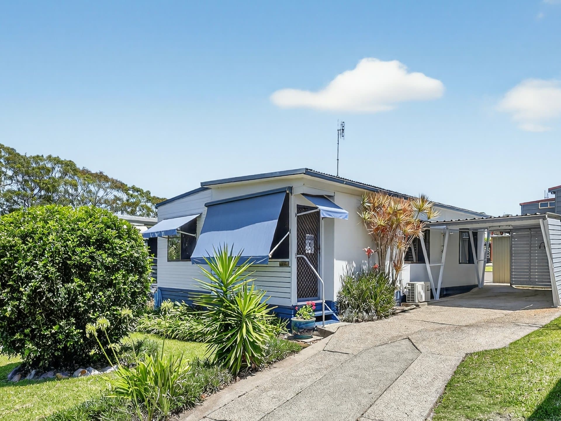 105/186 Sunrise Avenue, Halekulani, Halekulani - Image 1