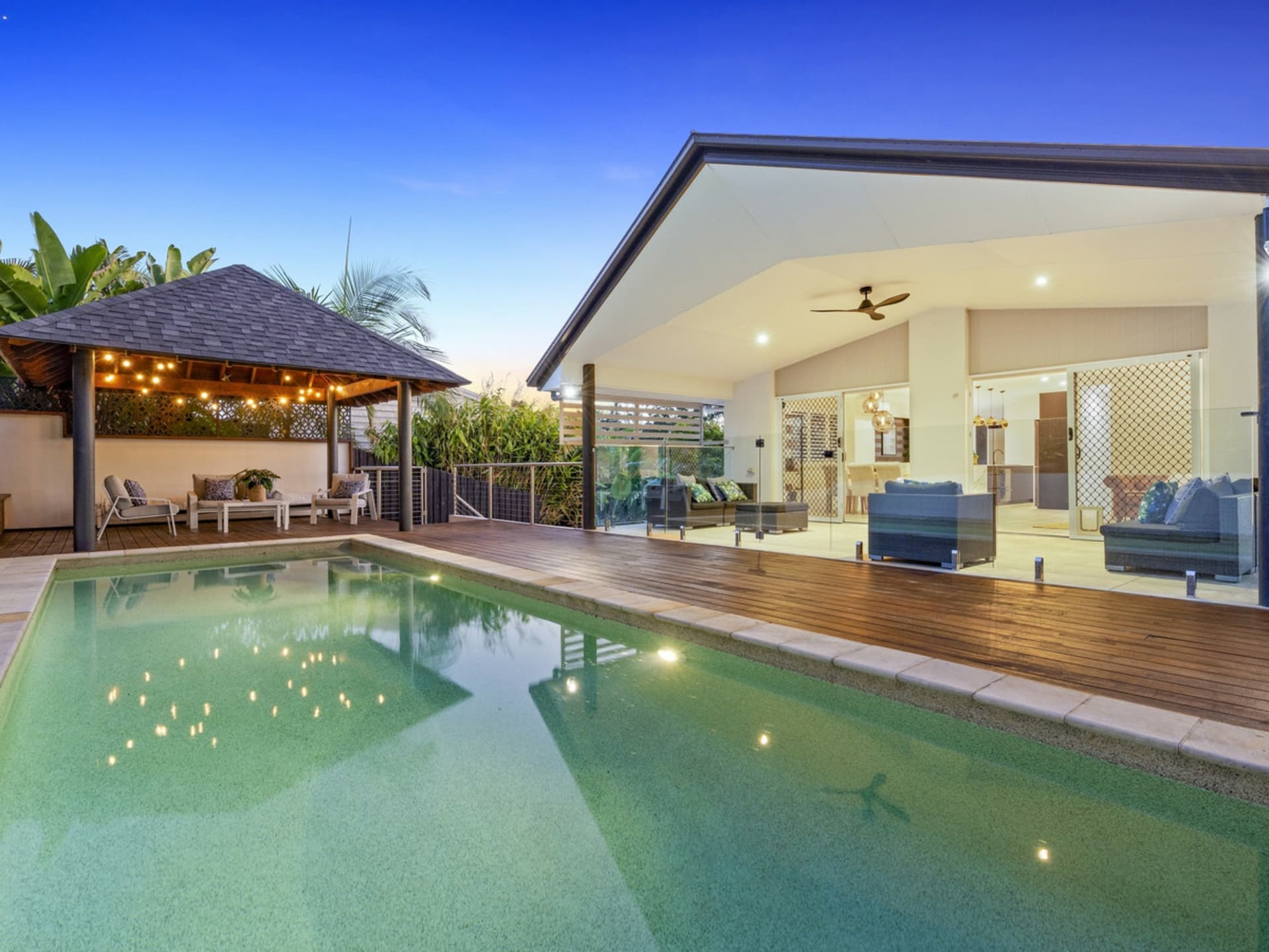 9 Chindrina Street, Hope Island, Hope Island - Image 1
