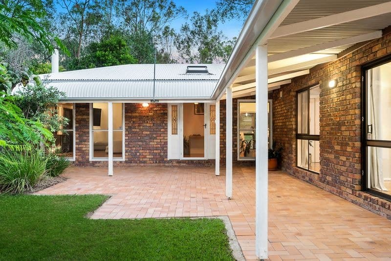 2/33 Alfreda Street, Karana Downs - Image 1