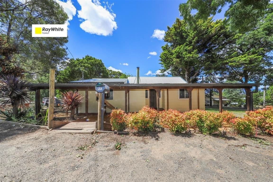 11 Eurabbie Street, Batlow NSW 2730, Batlow - Image 1