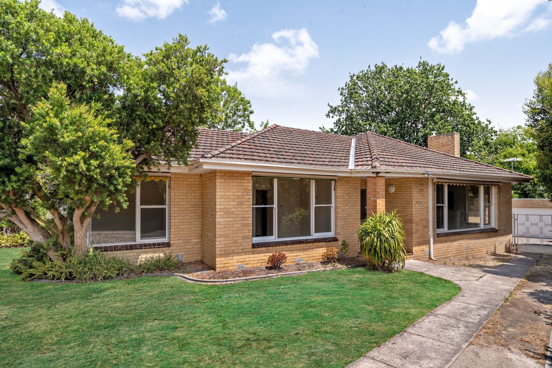 17 Woodstock Road, Mount Waverley VIC 3149, Mount Waverley - Image 1