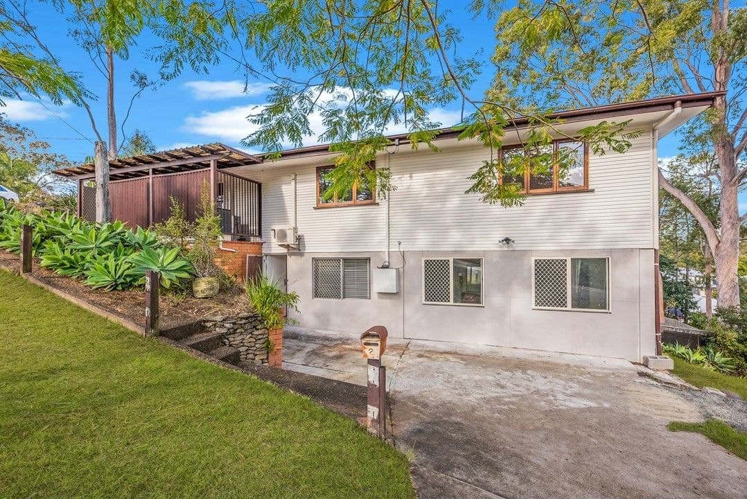 17 Bredden Street, Chapel Hill QLD 4069, Chapel Hill - Image 1