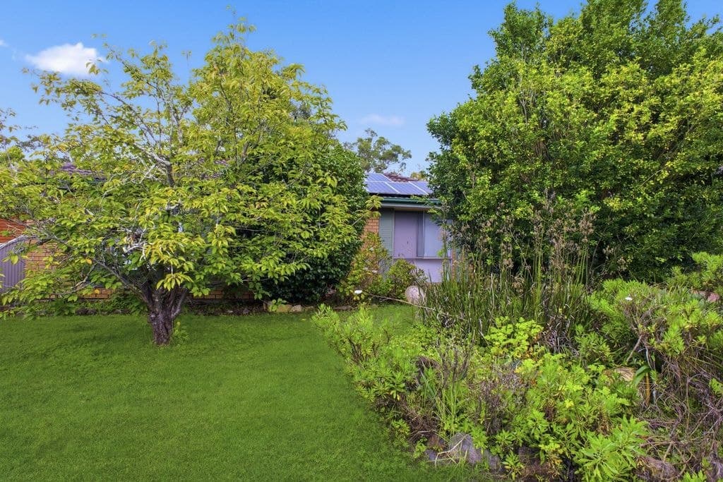 27 Hilton Road, Springwood - Image 1