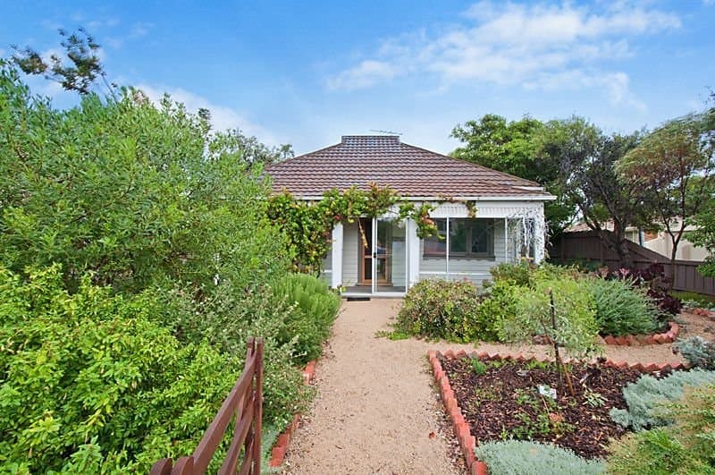 16 Berry Avenue, EDITHVALE, Edithvale - Image 1