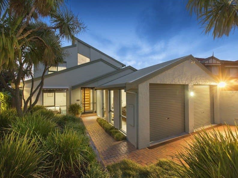 8 Evelyn Court,
DINGLEY VILLAGE, Dingley Village - Image 1